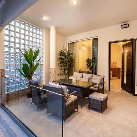 Avento Lux Aparthotel 4*