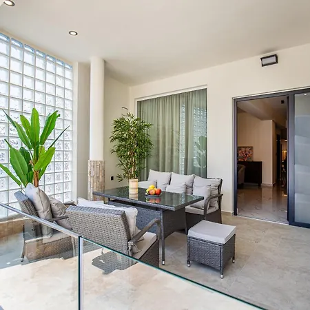 Aparthotel Avento Lux