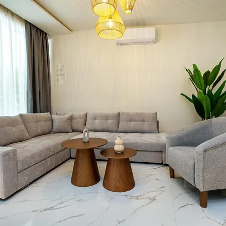 Avento Lux Aparthotel 4*