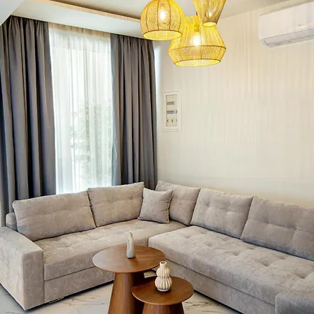 Aparthotel Avento Lux 4*