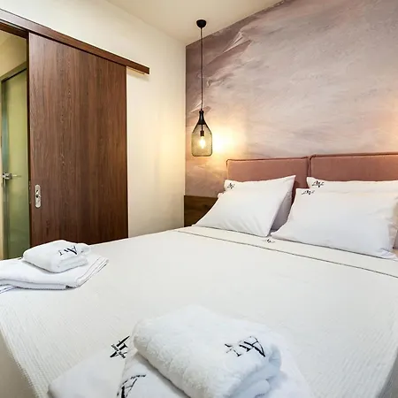 Aparthotel Avento Lux 4*