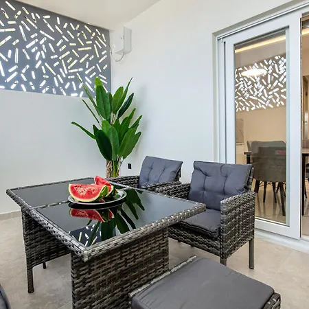 Aparthotel Avento Lux Potos