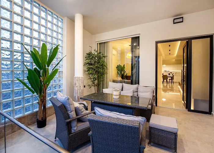 Ξενοδοχείο με διαμερίσματα Avento Lux