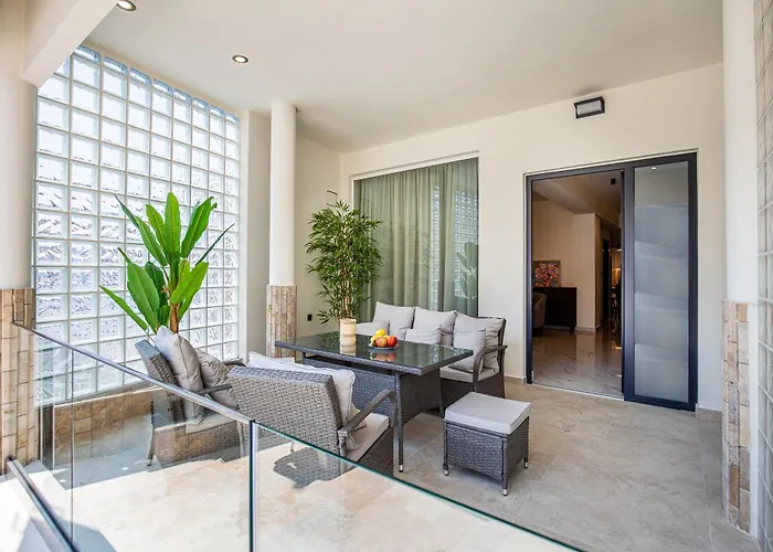 Ξενοδοχείο με διαμερίσματα Avento Lux