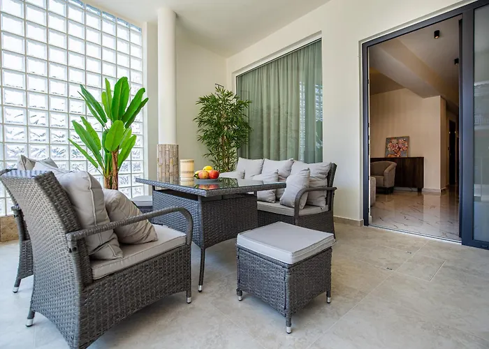 Avento Lux 4* Ποτός