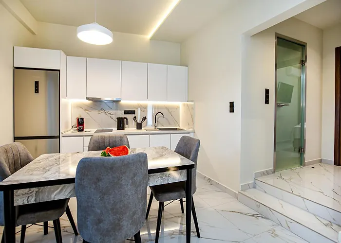 Ξενοδοχείο με διαμερίσματα Avento Lux Ποτός