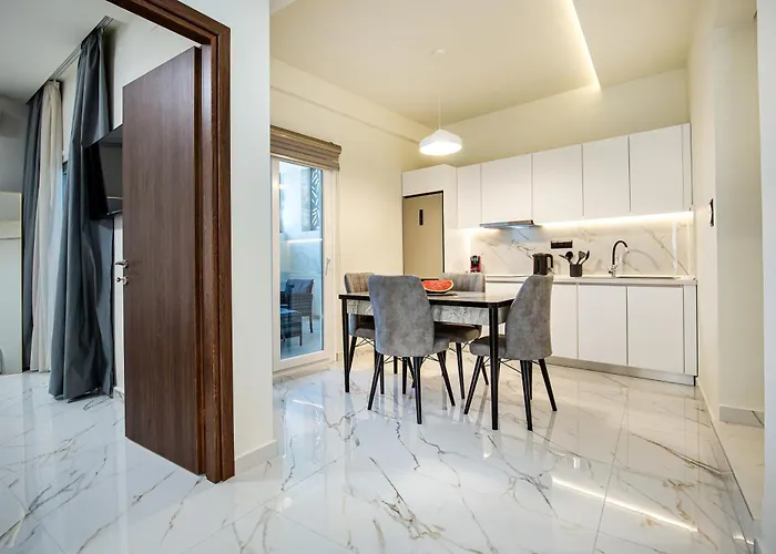 Avento Lux Ξενοδοχείο με διαμερίσματα 4*