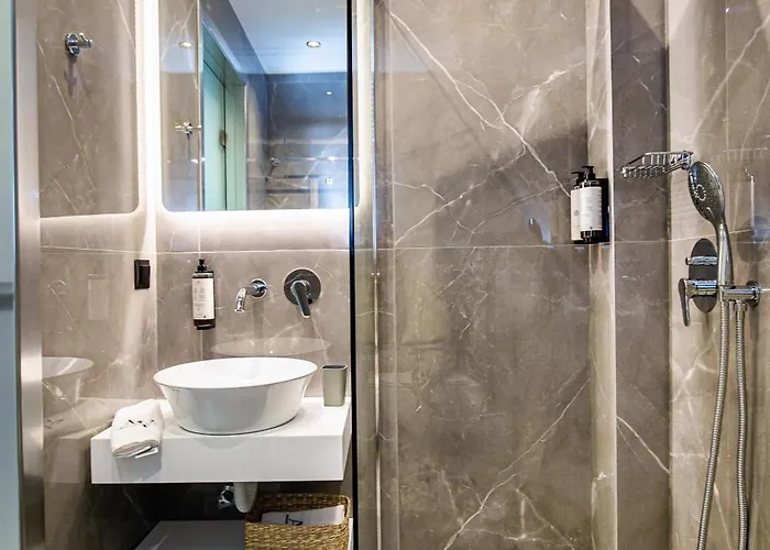 Avento Lux 4* Ποτός