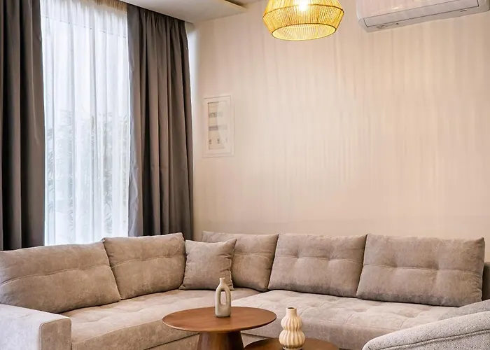 Ξενοδοχείο με διαμερίσματα Avento Lux